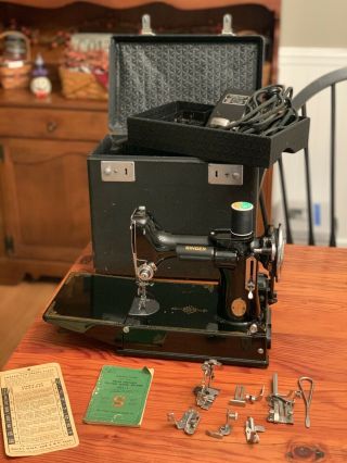 1935 Singer Featherweight Sewing Machine 221 W/case And Accessories