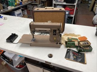Vintage Singer 301 Sewing Machine With Storage Case