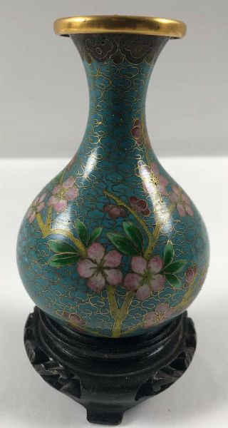 Vintage 4.  5” Chinese Cloisonne Vase Flowers On Blue Background With Wood Stand