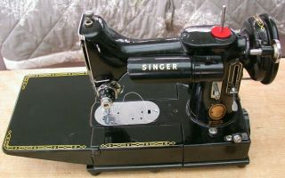 Vintage Singer 222k Featherweight Sewing Machine 1954