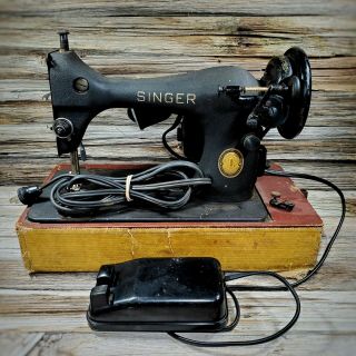 Vintage 1950s Singer Electric Sewing Machine With Foot Pedal Case,