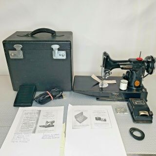 Vintage 1946 Singer Featherweight 221 - 1 Portable Sewing Machine Ag615765