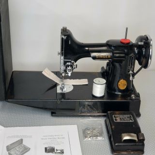 Vintage 1946 Singer Featherweight 221 - 1 Portable Sewing Machine AG615765 2
