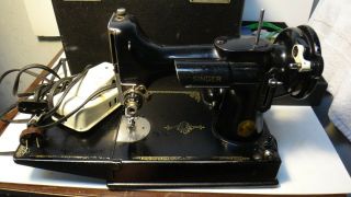 Vintage 1948 Singer Featherweight 221 Sewing Machine In Case With L@@k