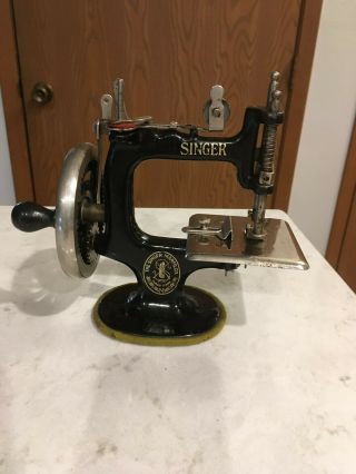Vintage Antique Singer Toy Sewing Machine