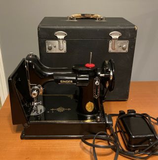Singer Model 221 Featherweight Portable Sewing Machine Vtg 1949 Complete W/ Case