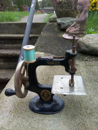 Old Antique Singer Sewing Machine Childs Toy Sew Cast Iron Hand Crank Jappanning