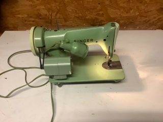 Singer 185j Sewing Machine With Pedal Green