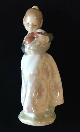 Lladro Valencia Girl With Apple Basket Hand Made In Spain