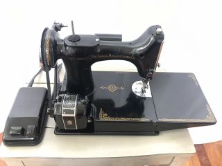 Black 1946 Singer Featherweight 221 - 1 Sewing Machine W Case,  Accessories Bundle