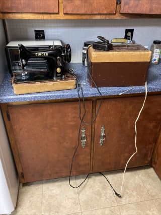 Vintage Singer Model 99k Portable Sewing Machine - With Case -
