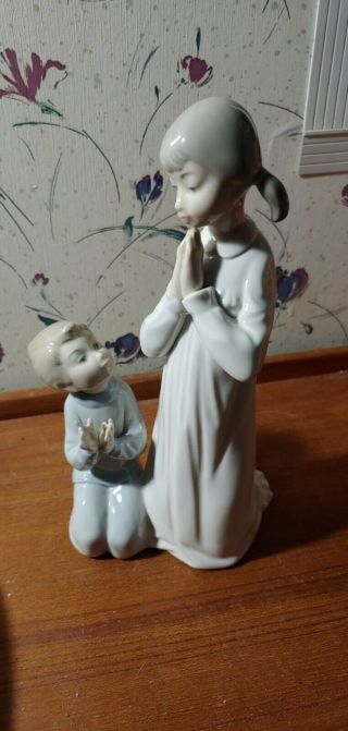 Lladro Little Girl And Boy Praying