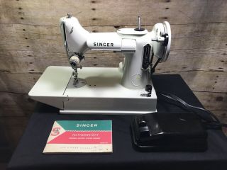 Vintage 1964 221 Singer Featherweight Sewing Machine With Case