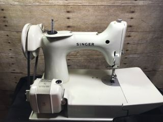 Vintage 1964 221 Singer Featherweight Sewing Machine with Case 3