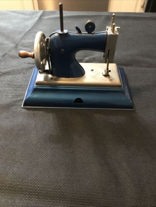 Casige Vintage Children’s Sewing Machine.