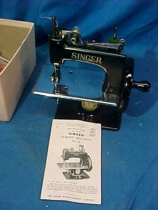 Orig 1948 Singer Model 20 - 10 Child Toy Sewing Machine W Orig Box