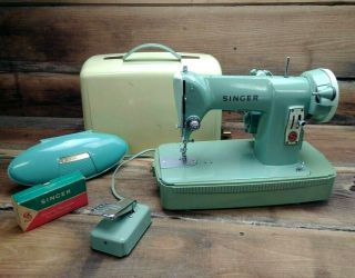 Vintage Green Singer 185j Sewing Machine W/ Case Attachments Buttonholer 1950 