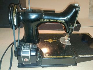 1950 Singer 221 - 1 Featherweight Sewing Machine,  Attachments Accessories 221K 3