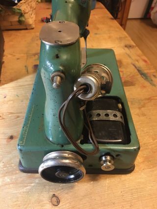 Vintage Green General Electric Model A Sewing Machine S 1631 3