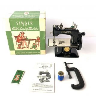 Vintage Child’s Singer Sewing Machine Hand Crank Model 20