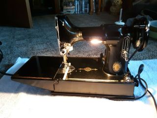 1952 Singer Featherweight Model 221 - 1 Sewing Machine w EXC 3