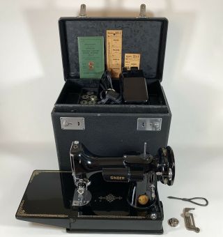 1948 Singer 221 - 1 Featherweight Sewing Machine W/ Foot Pedal & Case