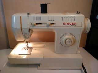 Vintage Singer Merrit Sewing Machine Model No.  3314c W