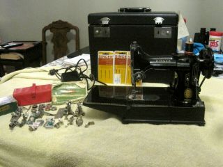 1957 Singer 222k Featherweight - Arm Sewing Machine With Accessories