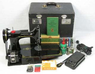 Singer Featherweight Sewing Machine W/case Accessories Portable 1951 Ak613425