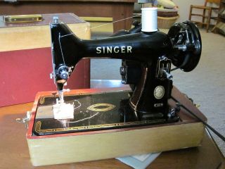 Collectable Antique 1957 Singer Model 99k Portable Sewing Machine W/case;