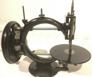 Antique 1870s Little Wanzer Time Utilizer Sewing Machine