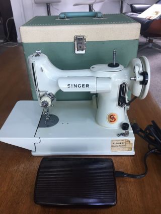 Vintage Singer 221k Green Featherweight Portable Sewing Machine W/case