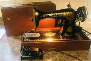 Singer Model 15 Sewing Machine With Case & Decals - 1924
