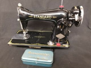 Vintage Standard Sewing Machine Model De Luxe Made In Japan Parts/repair