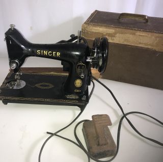 Vintage Singer Sewing Machine 99k With Pedal,