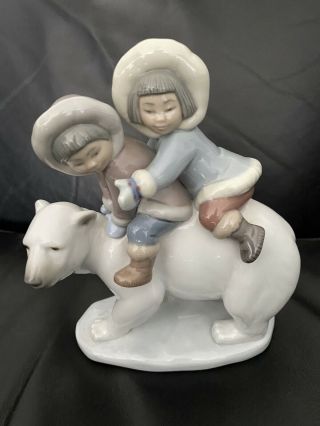 Llardo Porcelain Figurine " Eskimo Riders” With Polar Bear And Children Wow