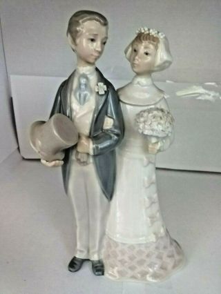 Retired Lladro Bride & Groom 4800 Porcelain Cake Topper Figurine - 7 3/4 X 4 "