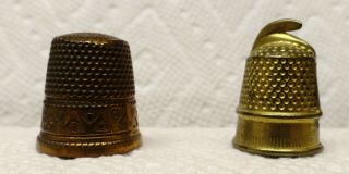 Rare Simons Oreide Thimble And Brass Thread Cutter Thimble