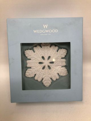 Wedgwood Jasperware Christmas Pierced White Snowflake Ornament 2012 W/ Box