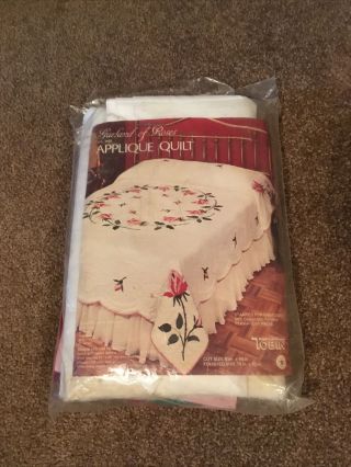 Progress Garland Of Roses Applique Quilt Kit 1428 - Finished Size 79 " X 97 "