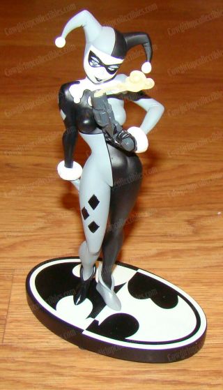 Harley Quinn Black & White Sculpture (dc Comics) 1,  671 / 5,  200 By Bruce Timm