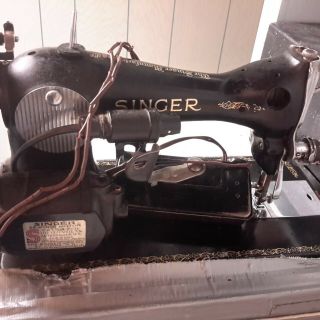 Vintage ' 48 Singer Portable Electric Sewing Machine,  Accessories Canada 3