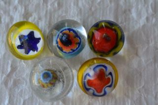 155a - Vintage 3/8 " To 1/2 " (5) Paperweight Glass Buttons
