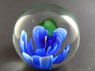 Dynasty Gallery Heirloom Collectibles Clear Glass Ball Flower Paperweight B10 3