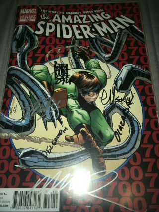 Spider - Man 700 Signed 6x Stan Lee Ramos Delgado Olazaba Camuncoli Varian