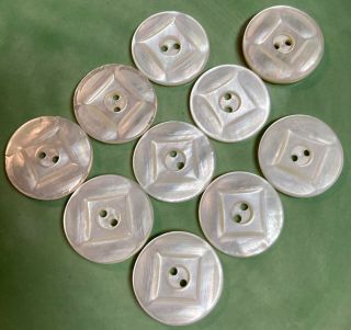 Vintage Matching Set Of 10 Carved Mother Of Pearl Mop Buttons.  Pretty Pattern.