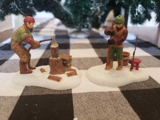 Dept 56 England Village A Day At The Cabin Set Of 2 - 5656642