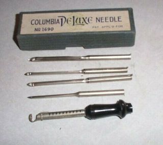 , Box,  4 Needles & Handle,  Columbia Deluxe Needle,  No.  1690 For Rugs