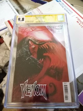 Venom Annual 1 “bill Sienkiewicz” Variant Cgc 9.  8 - First Venom Annual