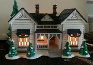 Department 56 Snow Village “grandma’s Cottage.  ” 5420 - 8 From 1992.  Retired